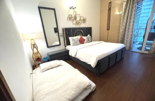 Noida Apartamento | MOYDOM 2BHK APARTMENT IN NOIDA, ZERO kM DELHI