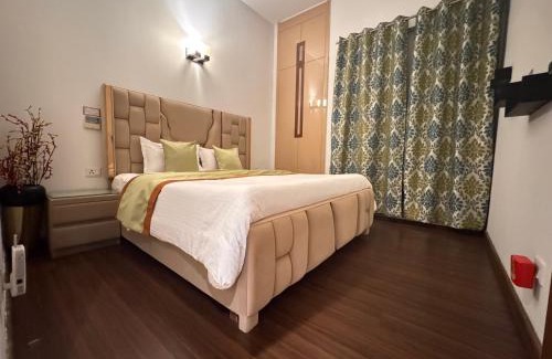 Noida Apartamento | MOYDOM 2BHK APARTMENT IN NOIDA, ZERO kM DELHI