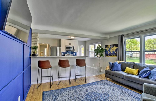 Hiawatha Casa | Mpls Duplex w/ WiFi & Kitchen: 5 Mi to Dtwn!
