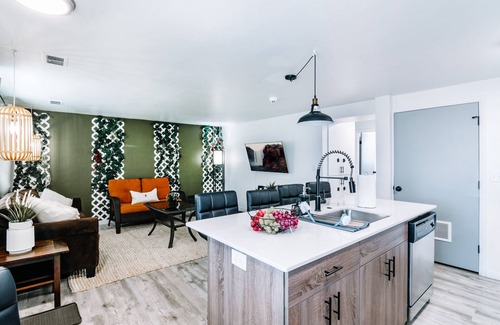Downtown Salt Lake City Apartamento | Mr. 6 Center: Entire rental unit in Salt Lake City, Utah 2 Bed 1 Bath