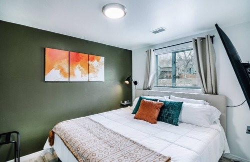 Downtown Salt Lake City Apartamento | Mr. 6 Center: Entire rental unit in Salt Lake City, Utah 2 Bed 1 Bath