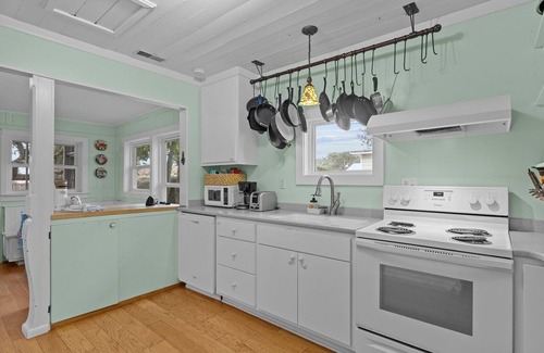 Harkers Island Casa | señor. Bennie's Cafe: casa de 2 dormitorios / 2 baños en Harkers Island, capacidad para 5