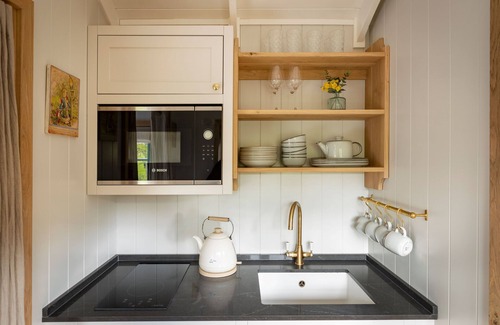 Baslow Cabaña | Mr McGregor’s Garden Shepherd's Hut/ Chatsworth