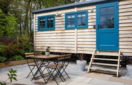 Baslow Casa | Mr McGregor’s Garden Shepherds Hut Chatsworth