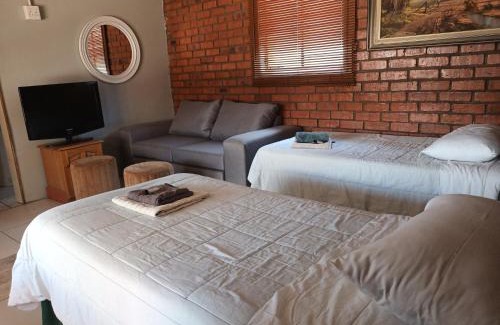Matjhabeng Casa | Mrakes Guesthouse