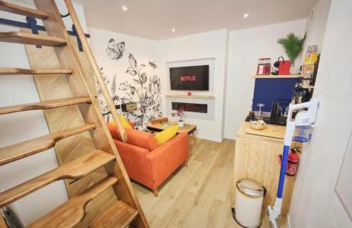 Cancale Casa | MRODBNB - Maisonnette Atypique enfouie dans la Roche - Gr34, Plage, Resto & Huîtres à 25m