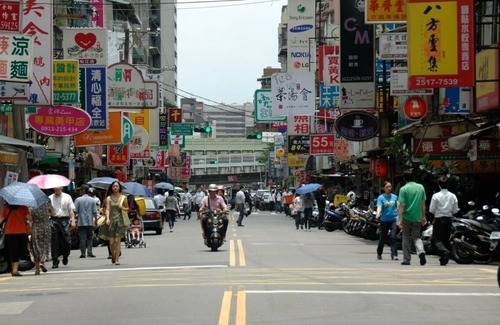Zhongshan Apartamento | 【MRT 5 Bedrooms Apartment in center of Taipei】MRT in 1 min . Monthly stay only.