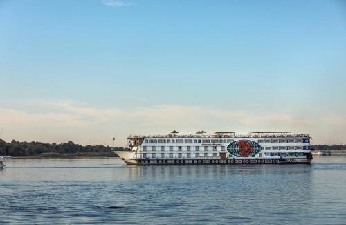 Luxor Alquiler De Eote | MS Chateau Lafayette Nile Cruise - 4 nights from Luxor each Monday and 3 nights from Aswan each Friday