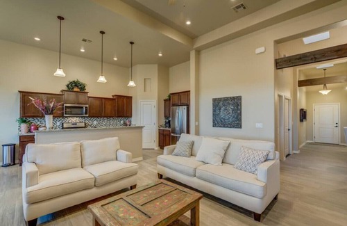Las Cruces Casa | MS · Comfortable New Home with Organ Mountain Views!