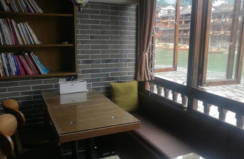 Fenghuang Casa | Ms.Yang's Guest House