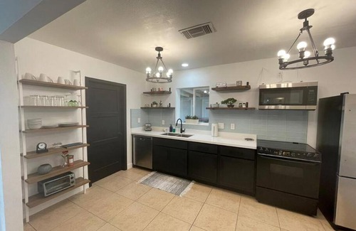 Encanto Apartamento | *Msg for 5%off*2Bed1Bath KingBeds House MidtownPHX