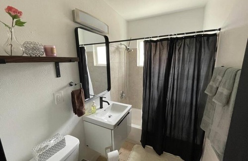 Encanto Apartamento | *Msg for 5%off*2Bed1Bath KingBeds House MidtownPHX