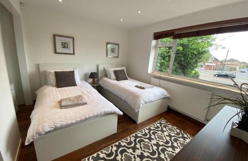 Kidlington Casa | Msquared Villa, Modern 3-Bedroom House, 3 Parking Spaces
