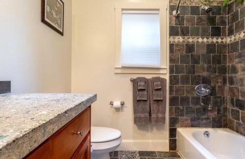 Warnick Casa | Mt. Baker ski stash, fast Wi-Fi, pets ok