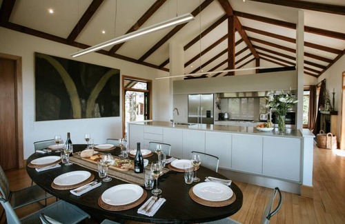 Bendigo Casa | Gran residencia privada con capacidad para 10 personas con impresionantes vistas al lago y la montaña