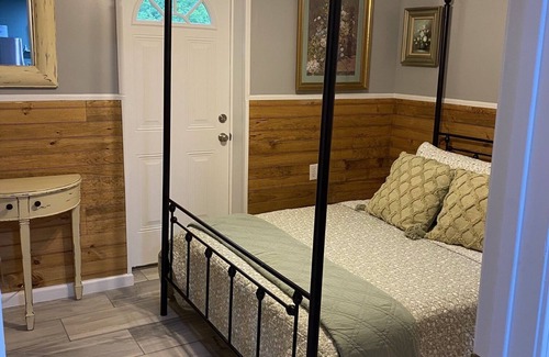 Delbarton Cabina | MT. Hideaway 2 bedroom, Lg. parking, .straight across from Buffalo MT. Trail 14