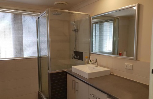 Inglewood Apartamento | Mt.Lawley Superb 2 BR location Comfort, style 3
