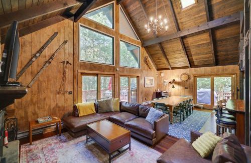 Pocono Pines Cabina | ⛰⛵️⛱Mt. Maplewood Lodge❤️Seasonal Specials ☆Poconos☆Cabin☆Hot⛷Tub☆Game Room☆