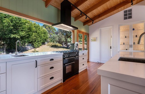 Mornington Peninsula Casa | Mt Martha Coastal Retreat | Heated Pool & Water Views