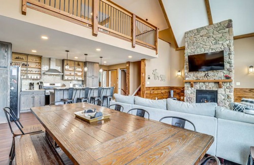 Sybertsville Chalet De Esquí | Mt. Top Rustic Chalet in Eagle Rock Resort.