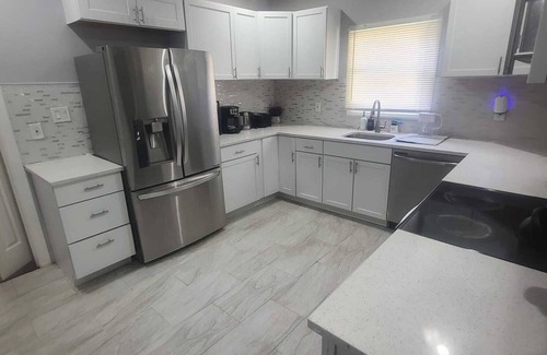 North Side Apartamento | MT. Vernon 1st Floor Global Retreat Spacious 3-bedroom