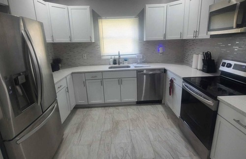 North Side Apartamento | MT. Vernon 1st Floor Global Retreat Spacious 3-bedroom
