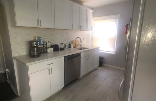 North Side Apartamento | MT. Vernon 2nd floor Global Retreat Cozy 2-bedroom with AC, WiFi