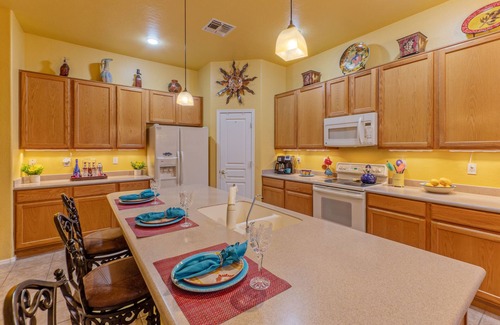 Gold Canyon Casa | Mt VIEWS, Trails & Golf Oasis, Resort Amenities: Htd POOL, Spa, Putt Green, 3 Mt Bikes