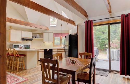 Bartlett Casa | Mt. Washington Valley Get Away - near Hiking, Storyland & North Conway