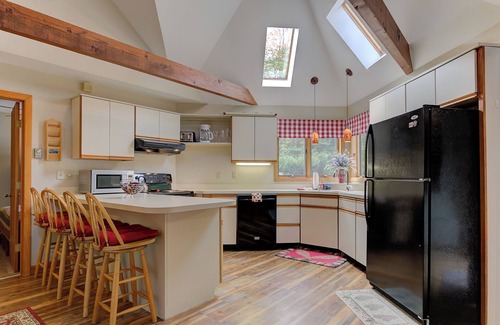 Bartlett Casa | Mt. Washington Valley Get Away - near Hiking, Storyland & North Conway
