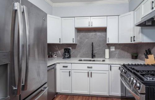 Old Town Apartamento | MTM Fully Furnished Rental in Old Town - 2 Beds