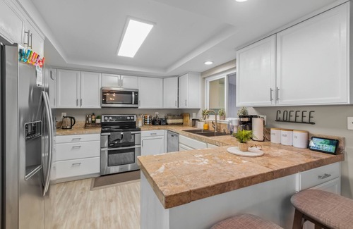 West University Casa | City/Mtn view, 2100sqft House, Ski Tahoe 35min