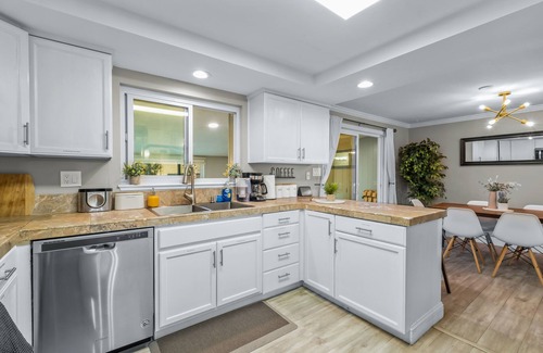 West University Casa | City/Mtn view, 2100sqft House, Ski Tahoe 35min