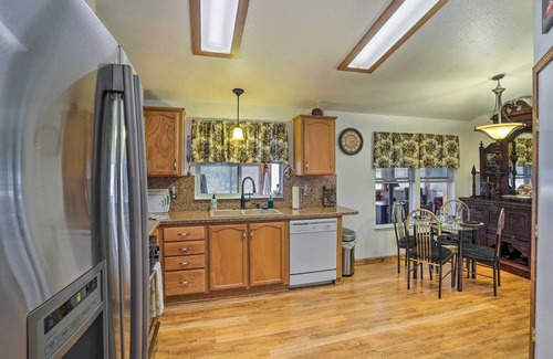 Redding Casa | ‘Mtn Gate Guest House’ ~ 6 Mi to Shasta Lake!