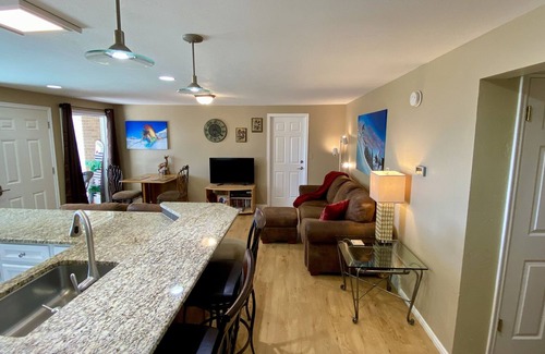 Holladay Casa | NUEVO MTN APT, tranquilo, espacioso, limpio, jacuzzi / vistas / parrilla / chimenea / patio privado