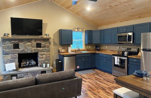Tannersville Casa | Mtn Rd Cottage -HOT TUB-Close 2 Camelback/Shopping