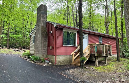 Tannersville Casa | Mtn Rd Cottage -HOT TUB-Close 2 Camelback/Shopping