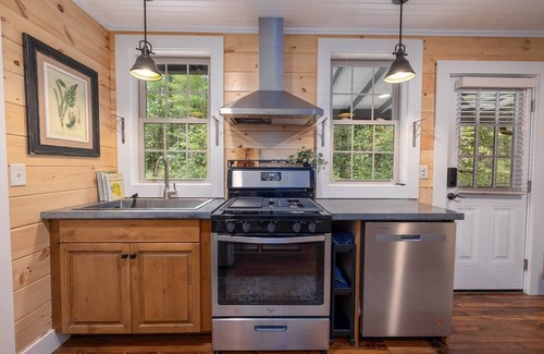 Mountain Rest Cabina | Mtn. Rest Cottage Laurel Suite
