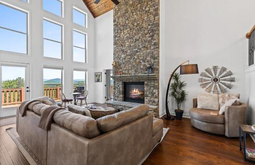 Morganton Casa | Mtn View and Game Room in Morganton Spacious Cabin!