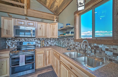 Livingston Cabina | ¡NUEVO! Mtn-View Cabin 40 Mi a Yellowstone Ntl Park!