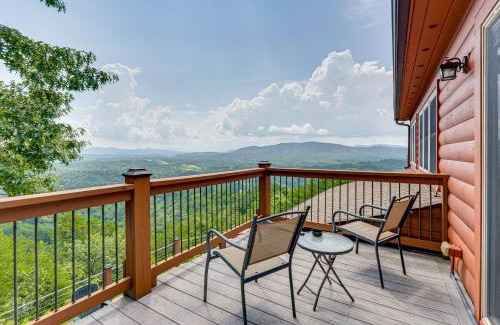 Murphy Casa | Mtn-View Cabin Deck and Pets Welcome in Murphy