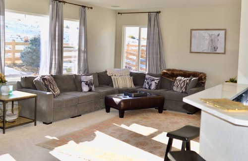 Southridge Casa | Mtn view cul de sac property backing to 10,000 acres of hiking/biking trails