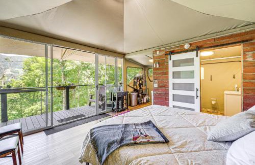 Vilas Casa | Mtn-View Deck Scenic Glamping Getaway Near Boone!