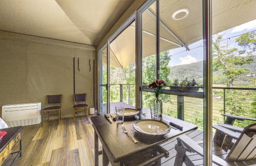 Vilas Casa | Mtn-View Deck Scenic Glamping Getaway Near Boone!