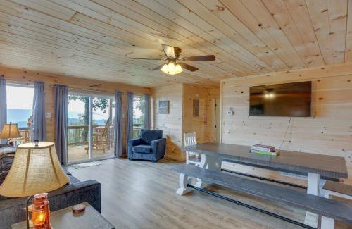 Flat Rock Casa | Mtn-View Gem Flat Rock Retreat with Deck and Grill!