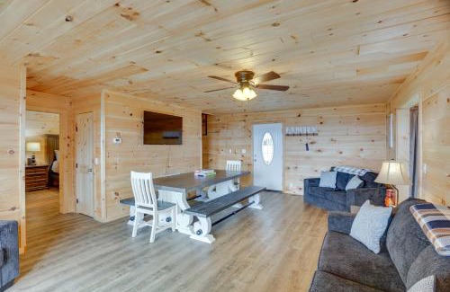 Flat Rock Casa | Mtn-View Gem Flat Rock Retreat with Deck and Grill!