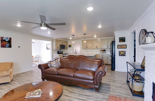 Woodlake Casa | Mtn-View Home w/ Patio & Grill in Woodlake