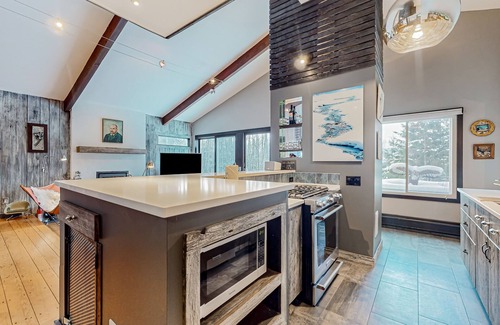 Stowe Hollow Casa | Mtn-view home with private hot tub, deck, outdoor shower, grill, & wood stove
