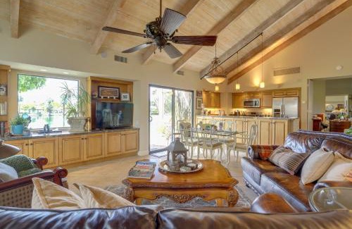 Rancho Mirage Apartamento | Mtn-View Rancho Mirage Condo with Lakefront Patio