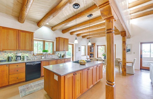 Taos Casa | Mtn-View Retreat w/ Hot Tub in New Mexico!